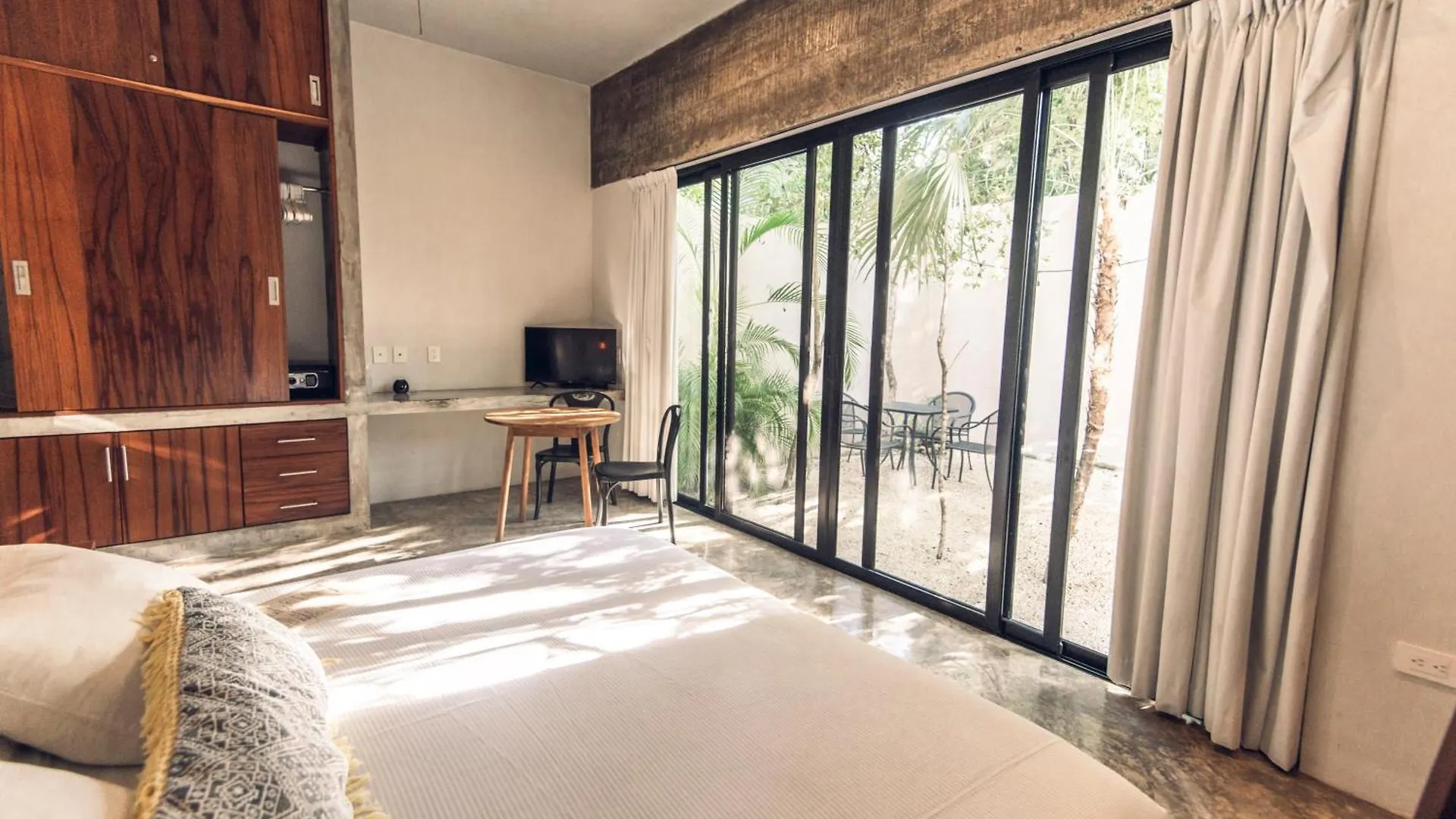 Nomad Humans Coliving Apartments Tulum Mexique